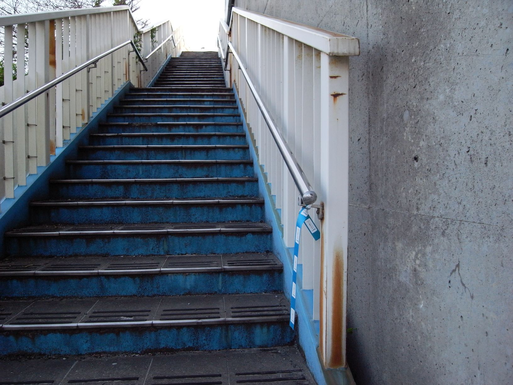 【画像】宮古大橋のたもとのMSTマーキング