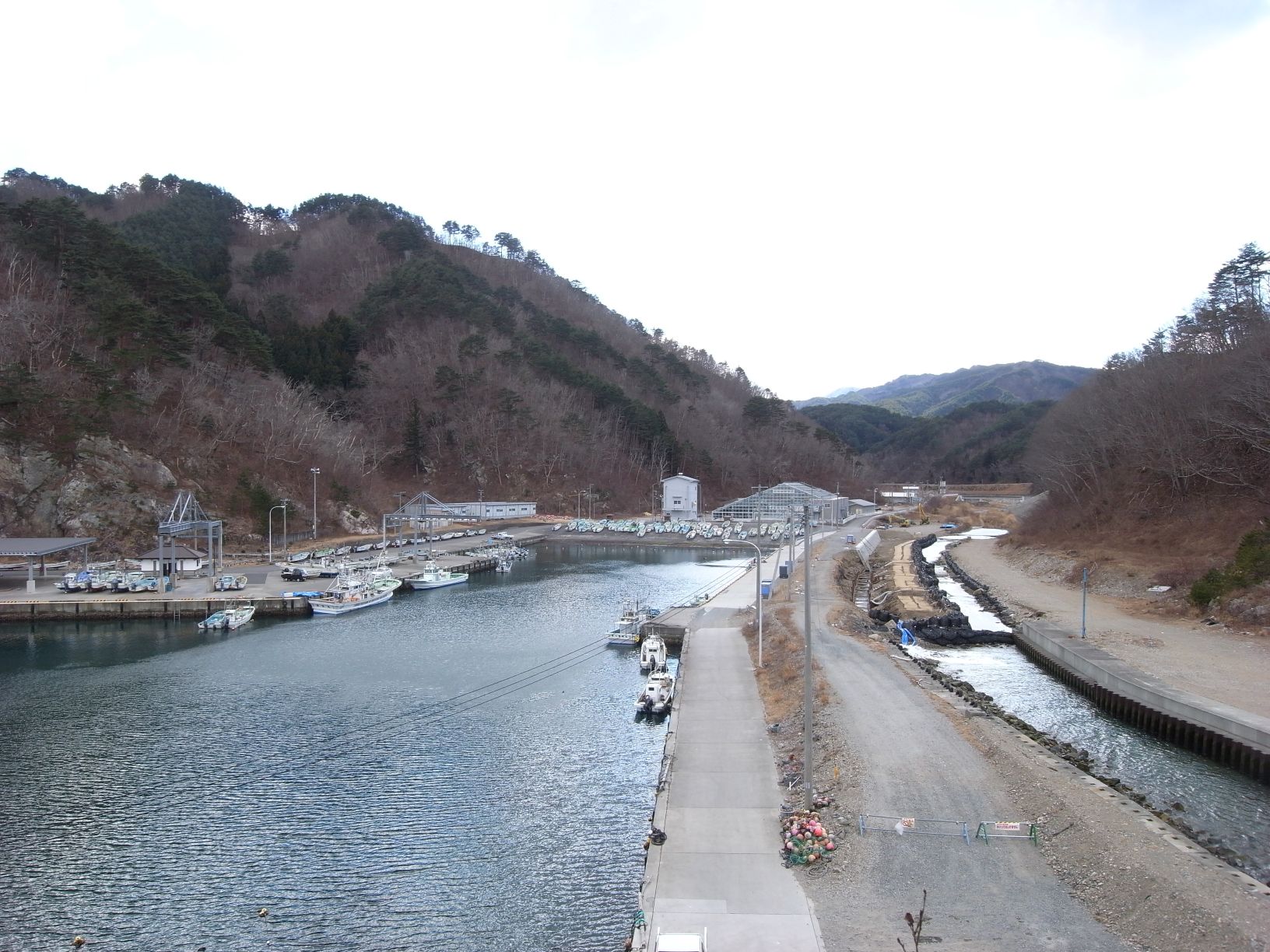 【画像】弁天神社から俯瞰した重茂漁港