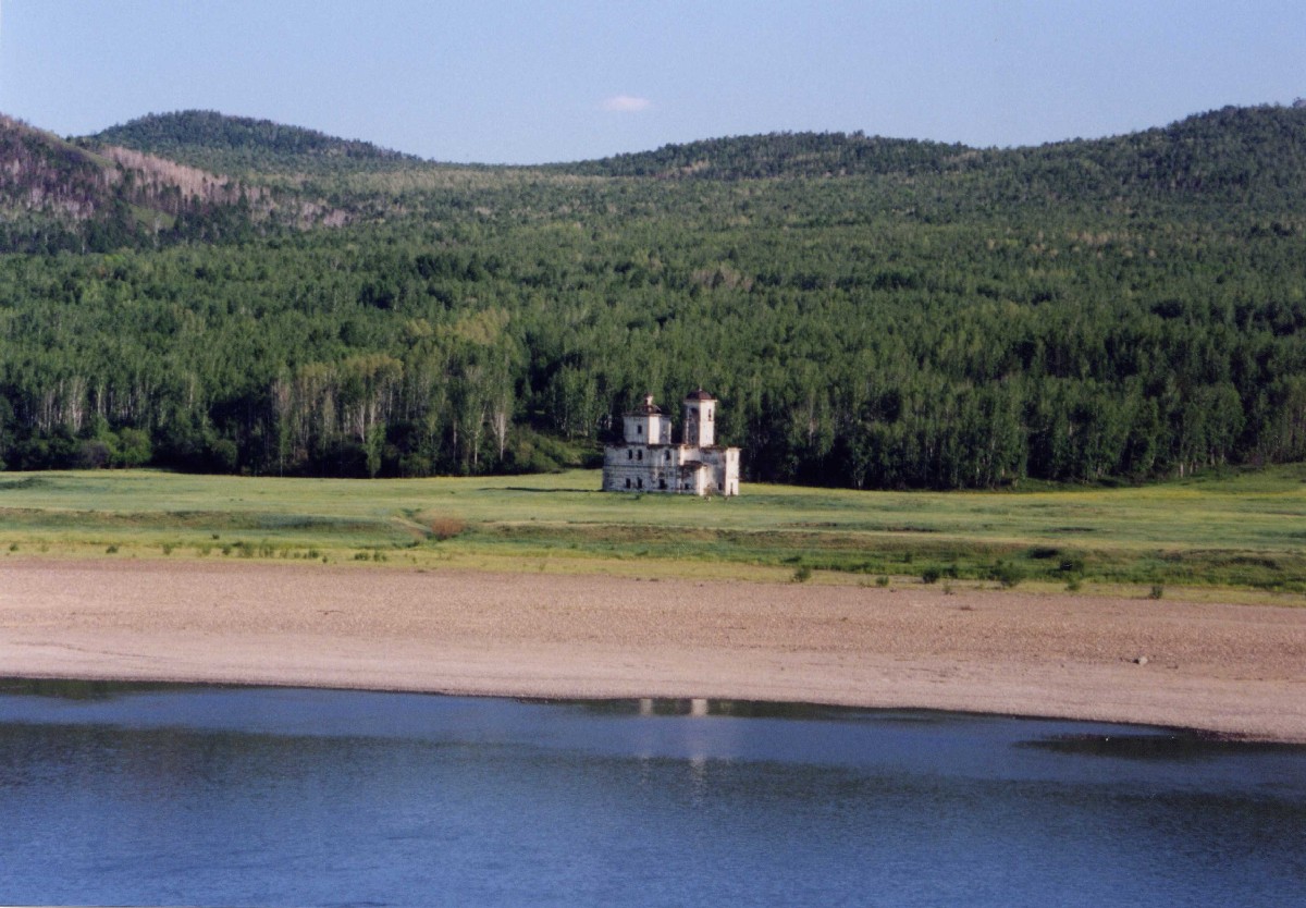 An abandaned church along the Shilka River